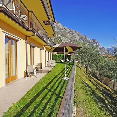 Imelda, Panoramic With Garda Views Апартаменты Лимоне-суль-Гарда