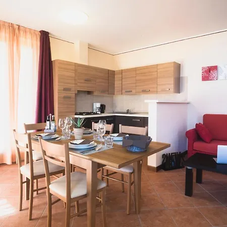 Imelda, Panoramic With Garda Views Лимоне-суль-Гарда